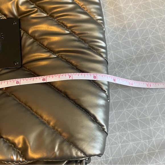 Think Royln The Limelight Crossbody Bag in Metallic Pearl Pyrite - Picture 11 of 12